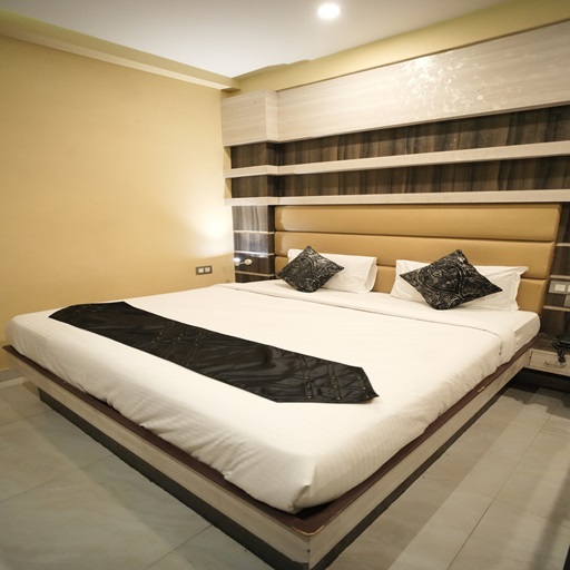 Deluxe Room 3